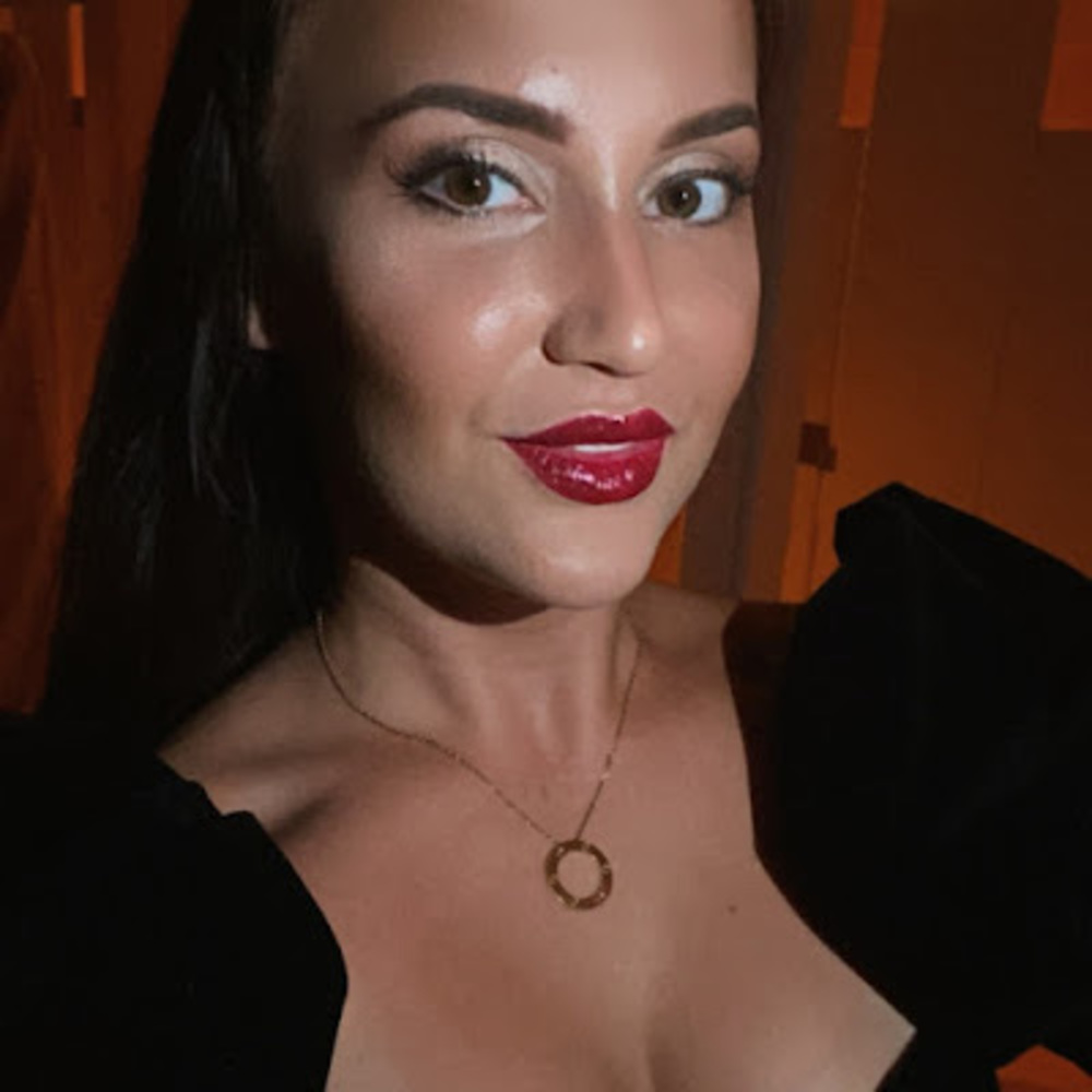Meet your Posher, Alina